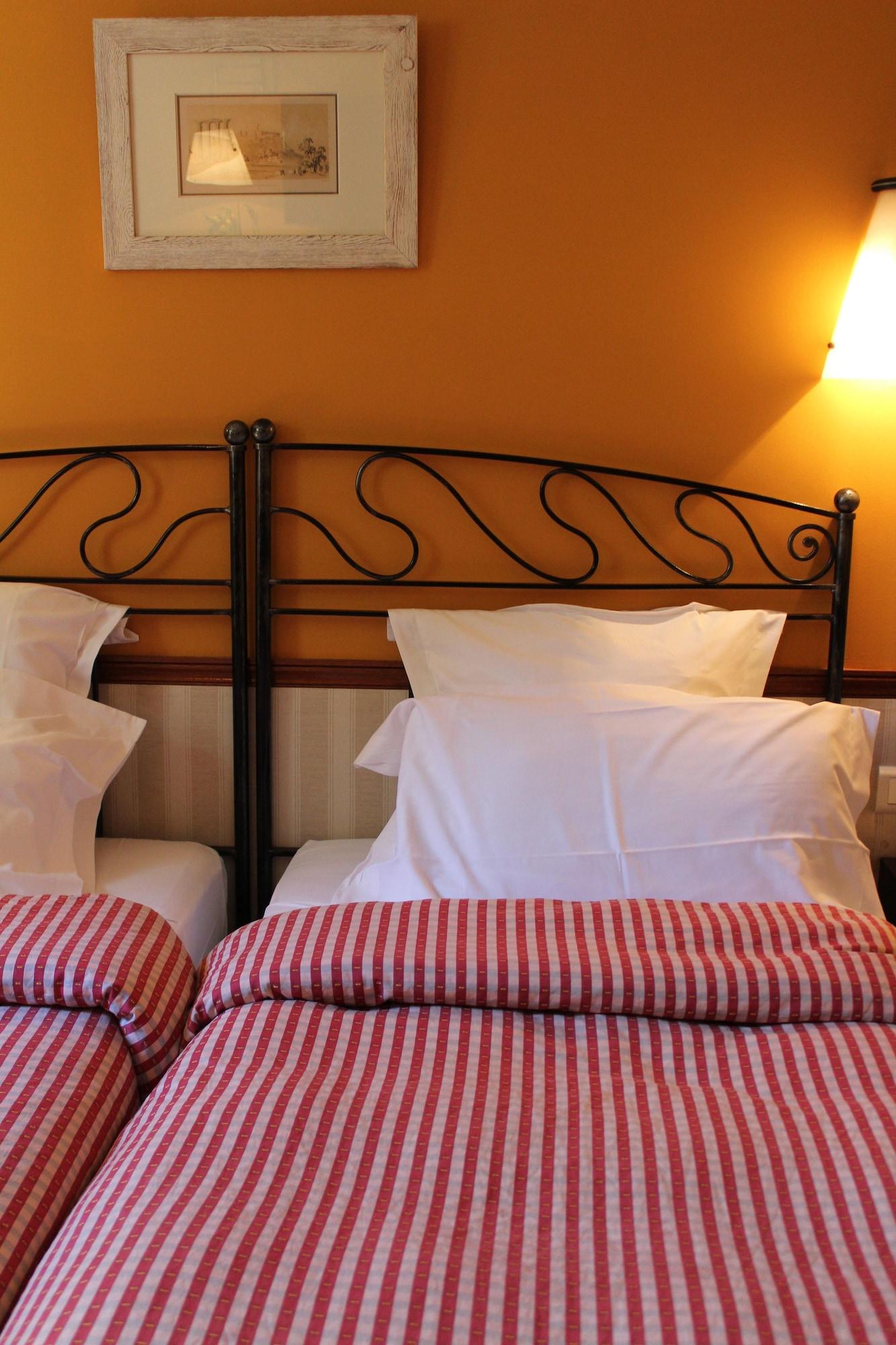 Hotel Le Relais Saint Sulpice Parigi Esterno foto